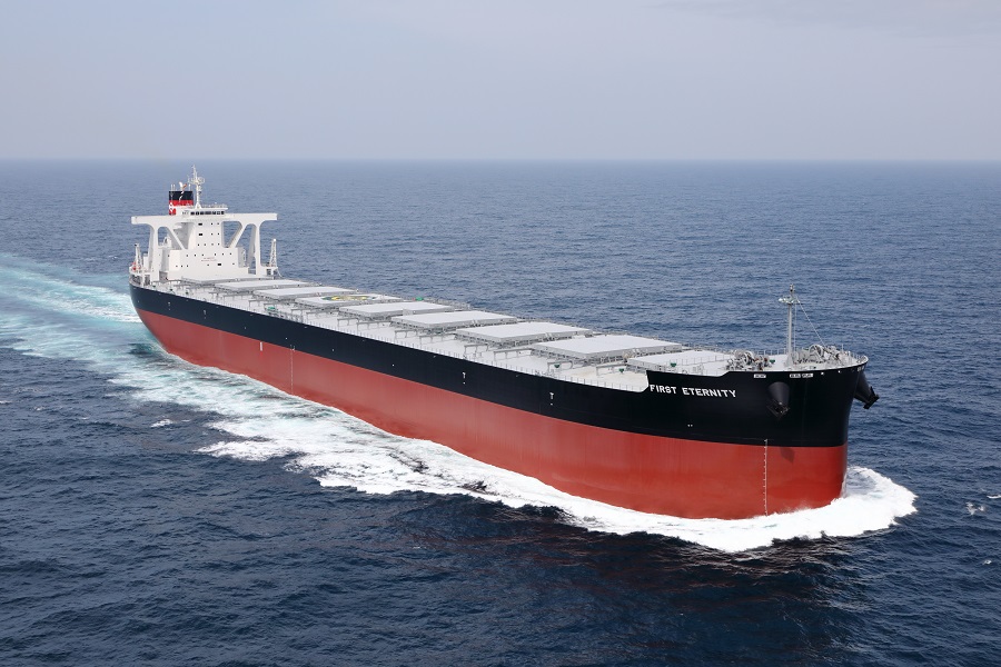 18万2千トン型ばら積み運搬船「FIRST ETERNITY」