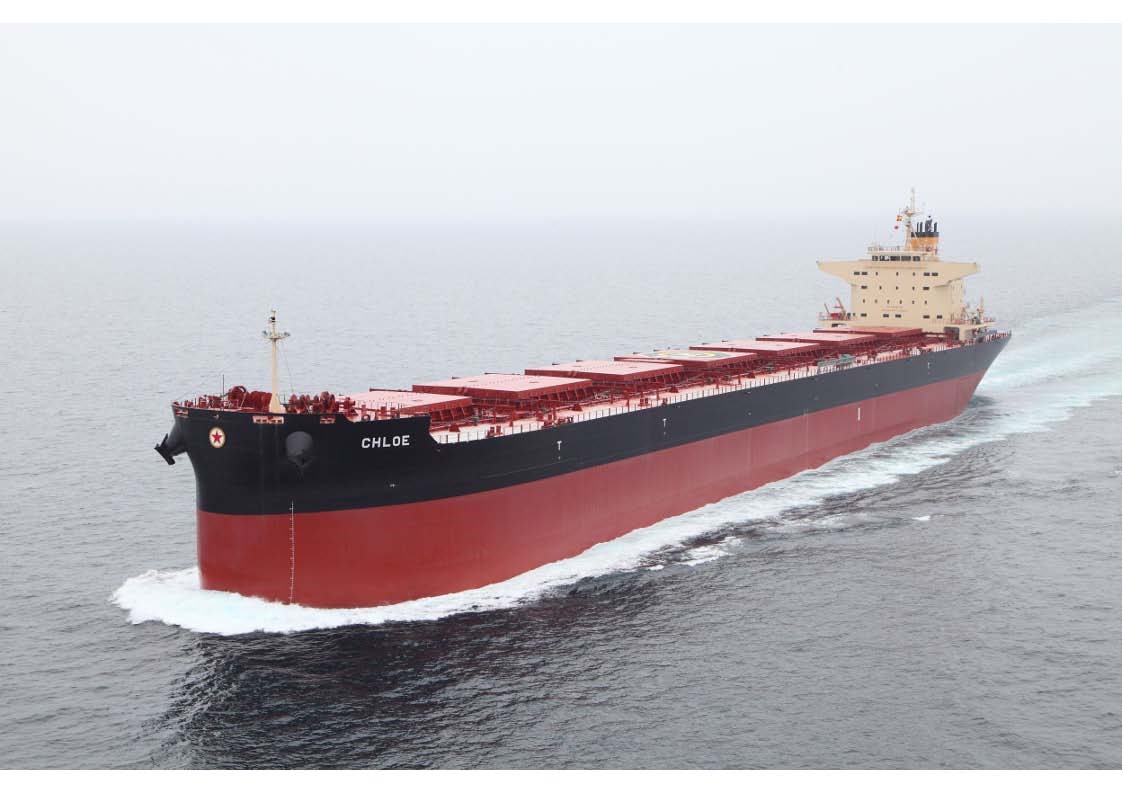 8万2千トン型ばら積み運搬船「CHLOE」