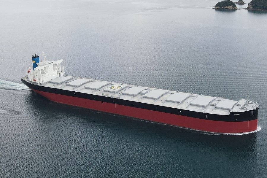18万2千トン型ばら積み運搬船「AGIS」